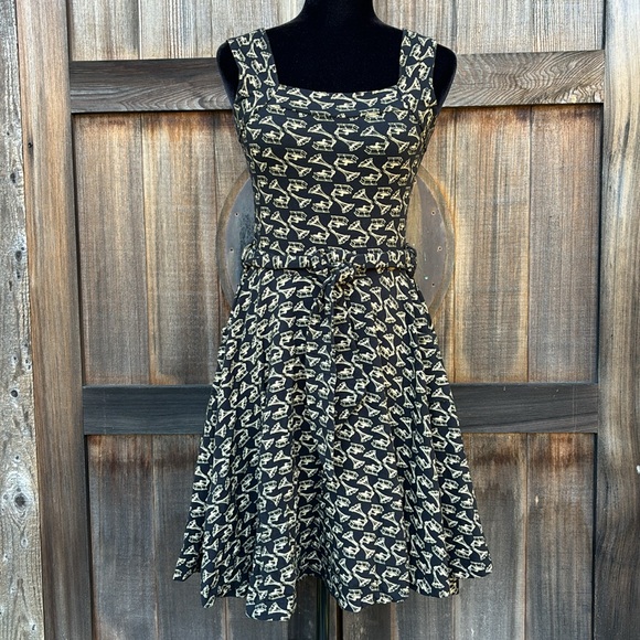 Effie’s Heart Sleeveless Dress - Picture 7 of 13